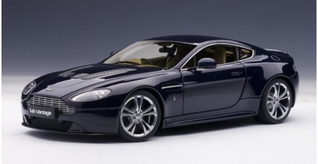 Aston Martin V12 Vantage Midnight Blue 1:18 AUTOart 70205