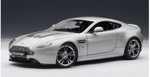 autoart aston martin vantage