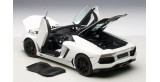 Lamborghini Aventador LP 700-4 Roadster Bianco Isis / White 1:18 AUTOart 74696