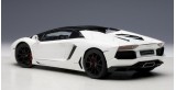 Lamborghini Aventador LP 700-4 Roadster Bianco Isis / White 1:18 AUTOart 74696