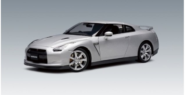 nissan gtr diecast model