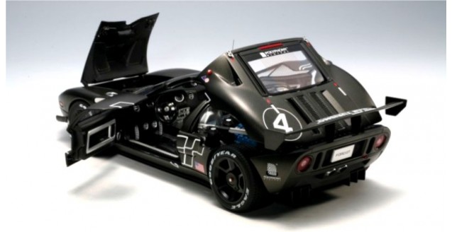 AUTOart 80514 Ford GT L.M. Spec II Test Car 2005 Carbon Fiber