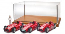 CMC Lucky Set 2018 “Collins” Ferrari's Red 1:18 CMC M-202