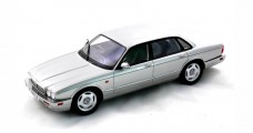Jaguar XJR X300 1995 Metalic Silver 1:18 Cult Scale Models CML052-3