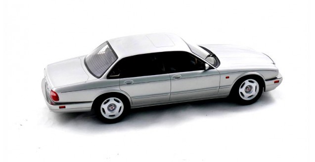 Cult Models カルトモデル 1/18 ミニカー レジン・プロポーションモデル 1995年モデル ジャガー JAGUAR XJR X300  1995 TURQUOISE